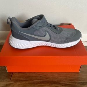 Nike Revolution 5 (PSV) little boys shoes